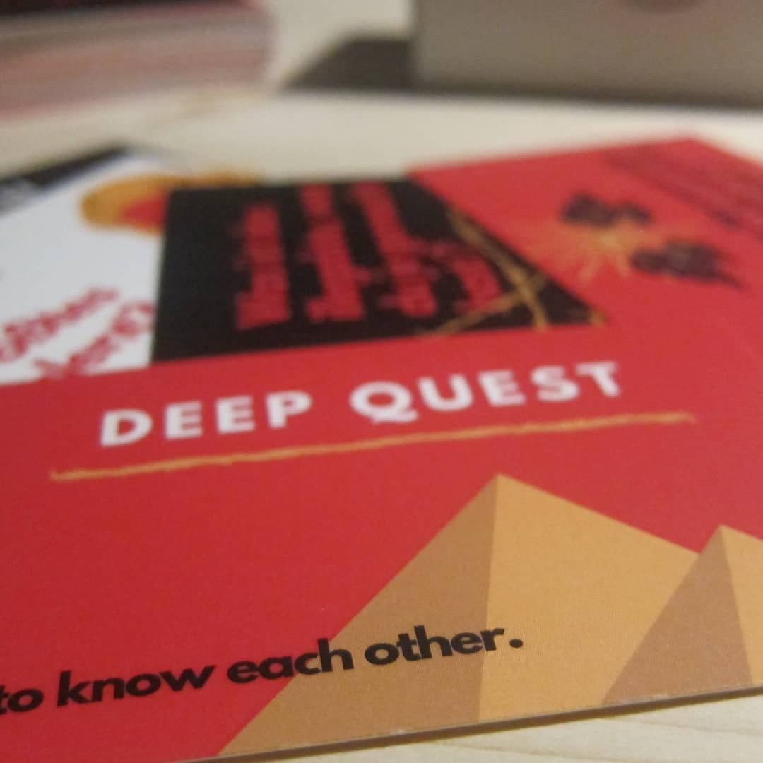 Nahaufnahme einer DEEP QUEST Frage