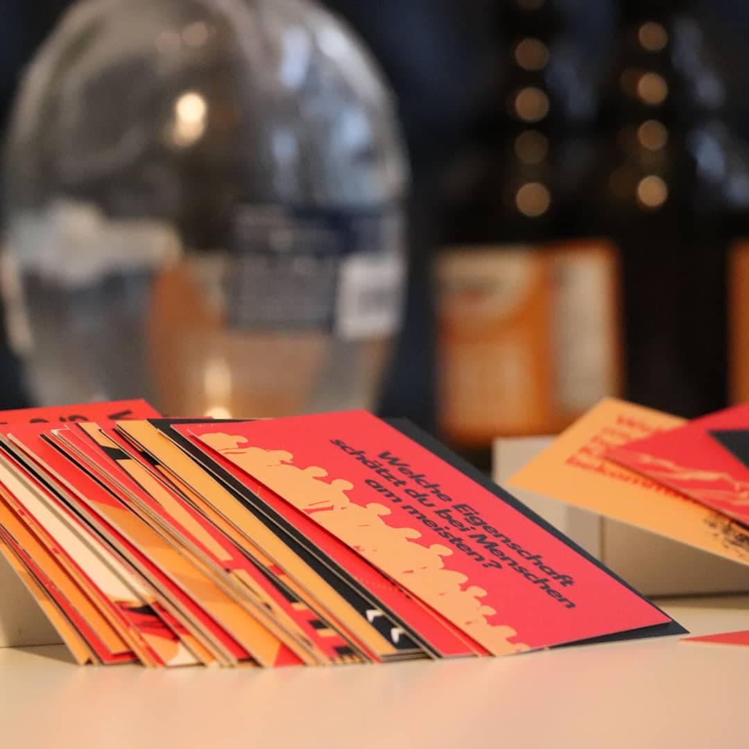 Produktfoto der Fragekarten für Social Media