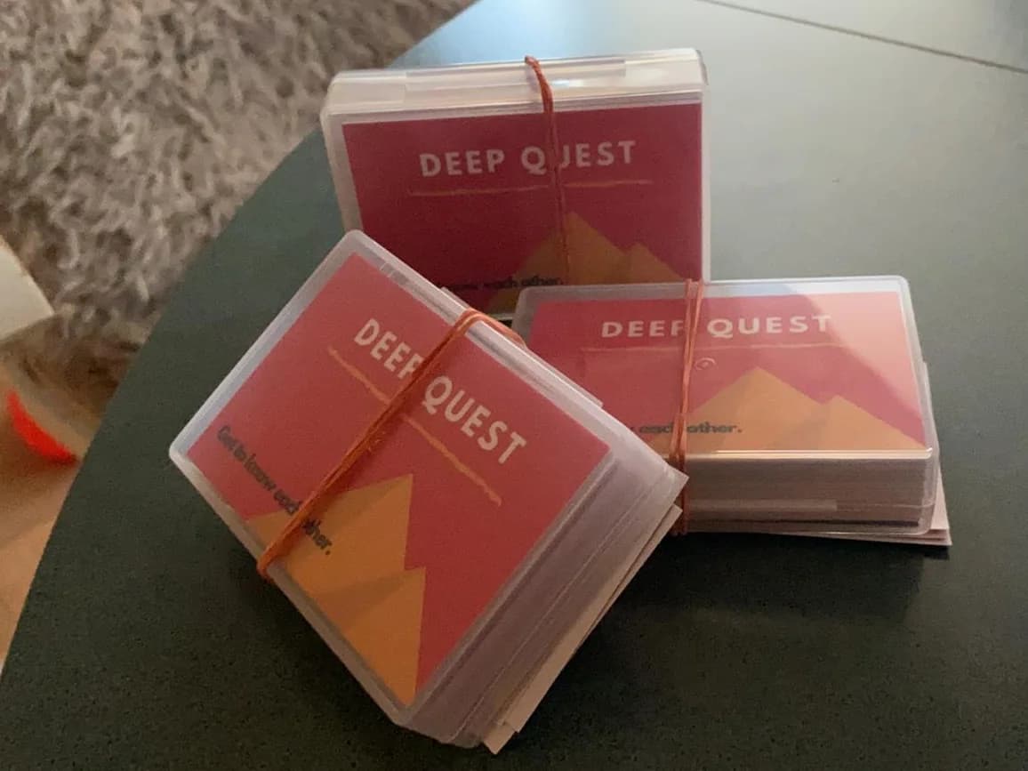 Drei DEEP QUEST Kartendecks