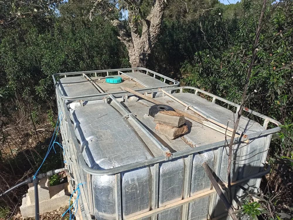 Die beiden Wassertanks der FabFarm