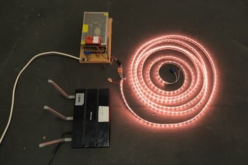 Coiled WS2812B-Streifen mit angeschlossenem ESP8266