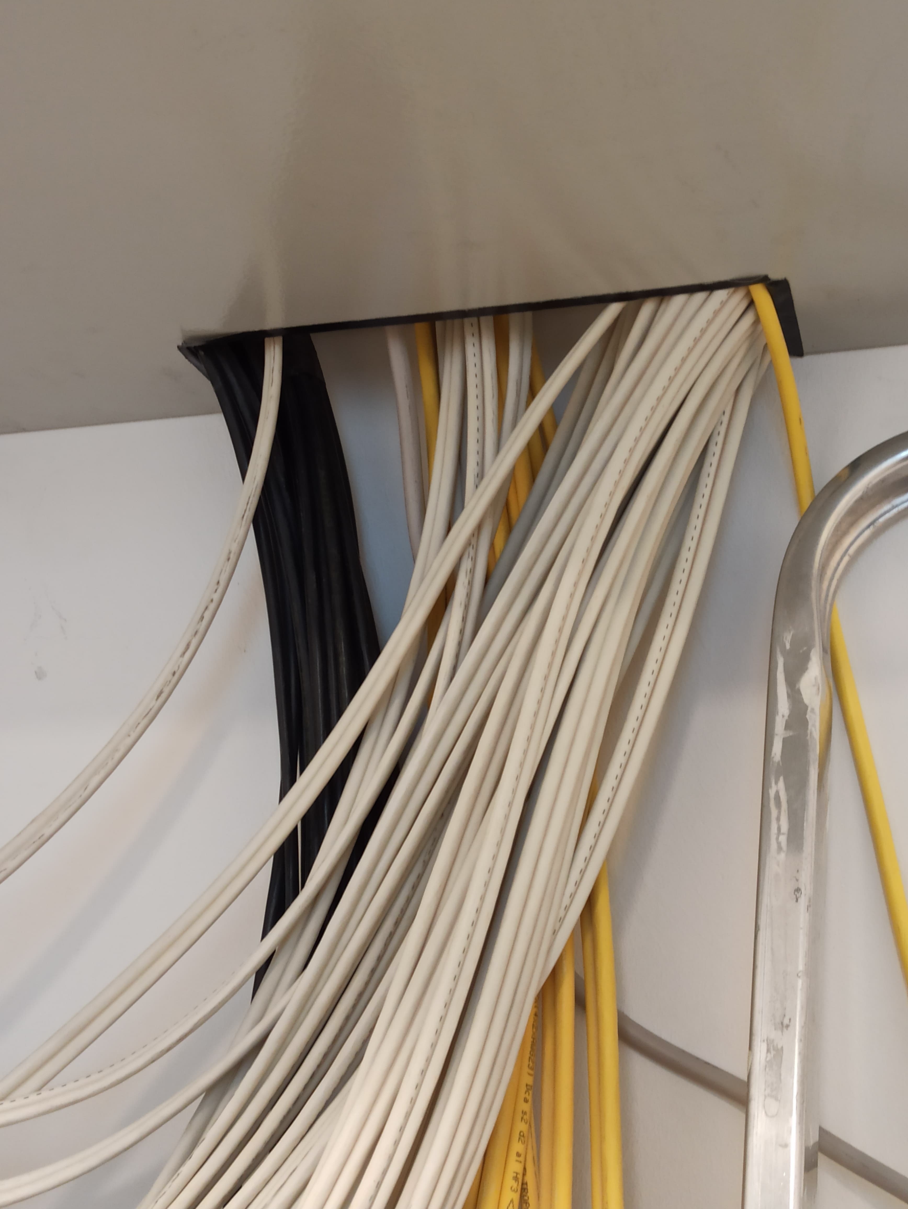 Kabeleinführung in den Technikraum